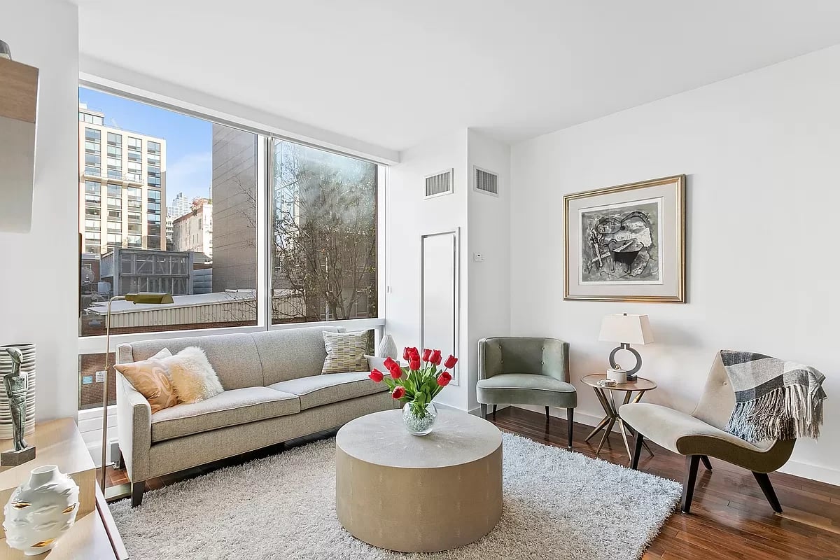 166 West 18th St. Unit: 2D