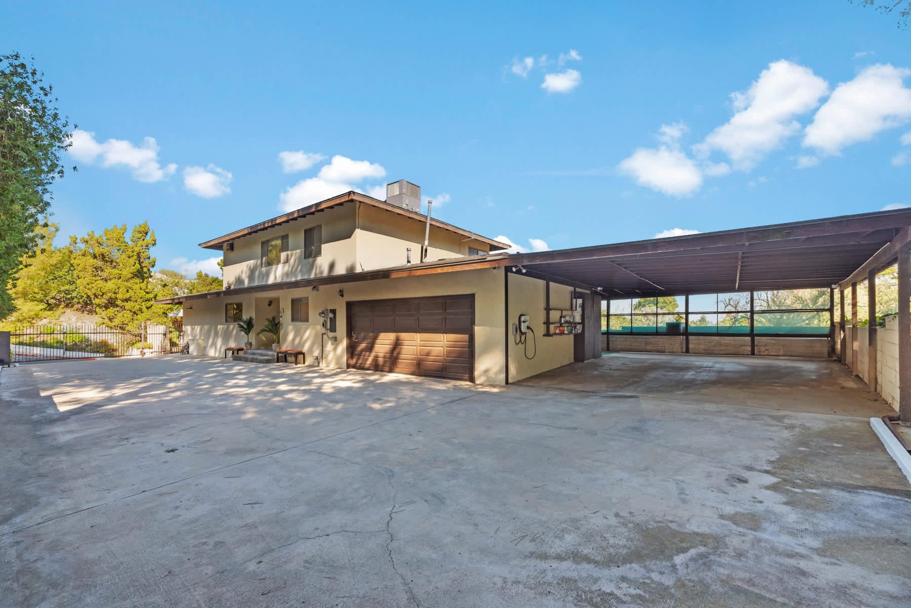 8636 Edwin Dr, Laurel Hills