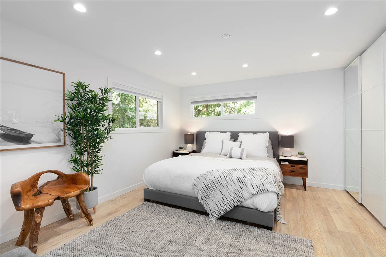 6922 Marine Drive, West Vancouver