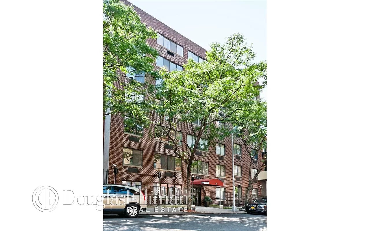 414 West 54th Street Unit: 3C