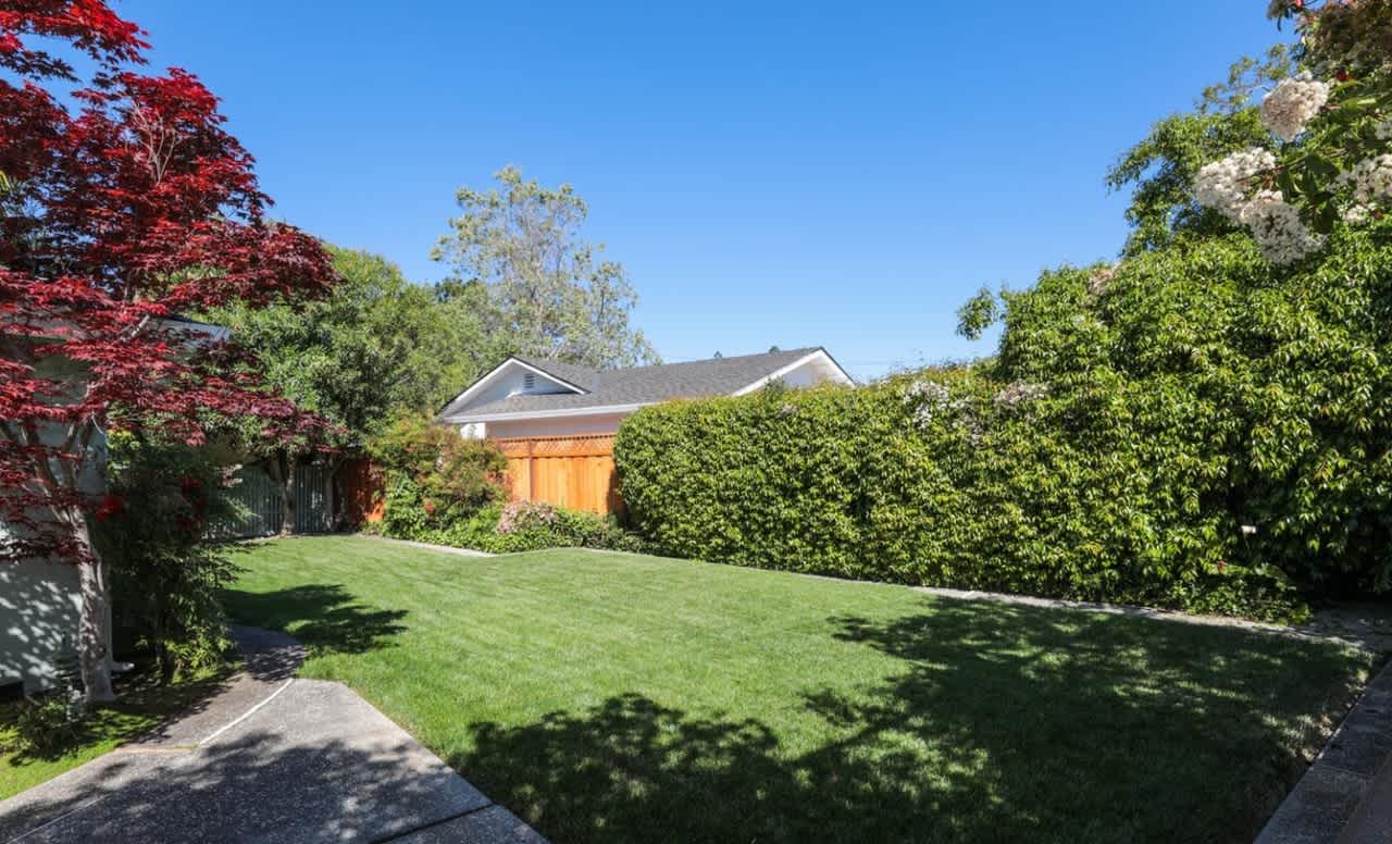 1211 Avalon Dr
