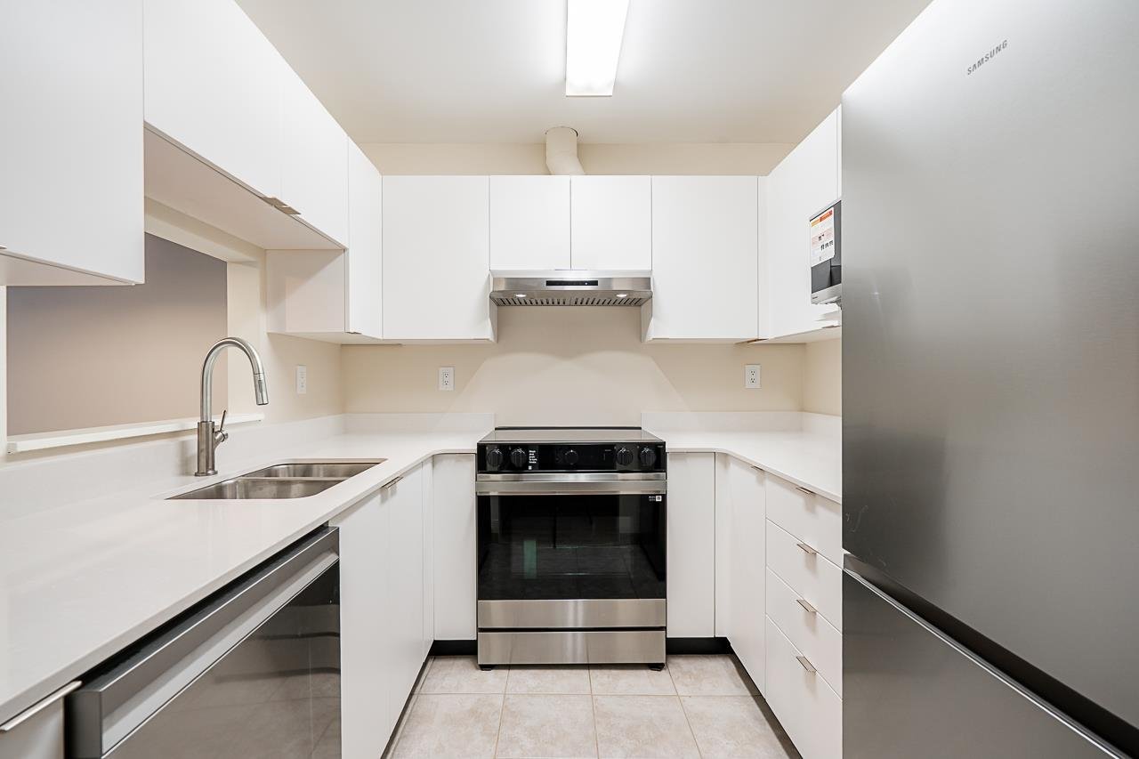 702-1010 Howe Street, Vancouver