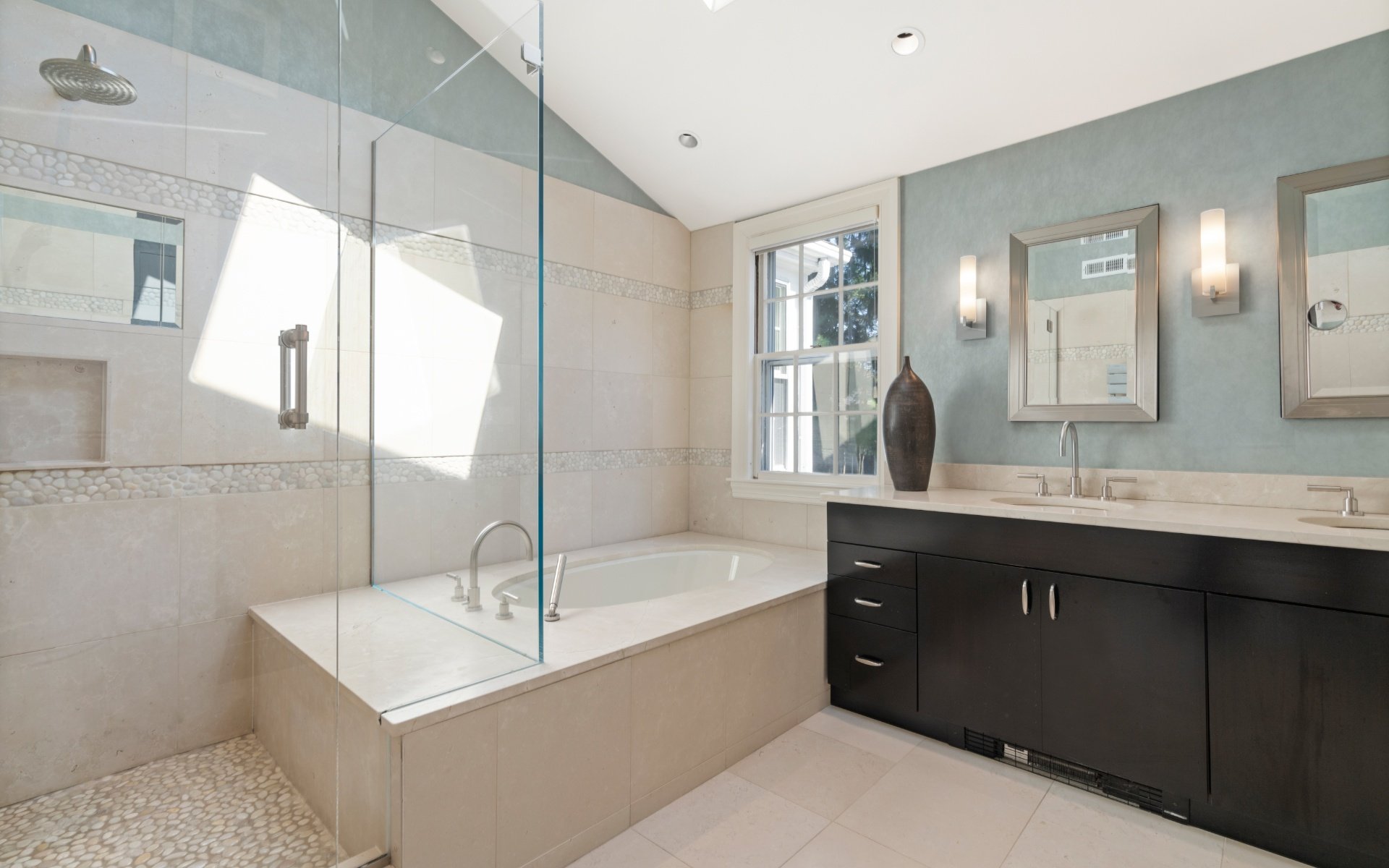 112 Gordon Rd | Under Contract