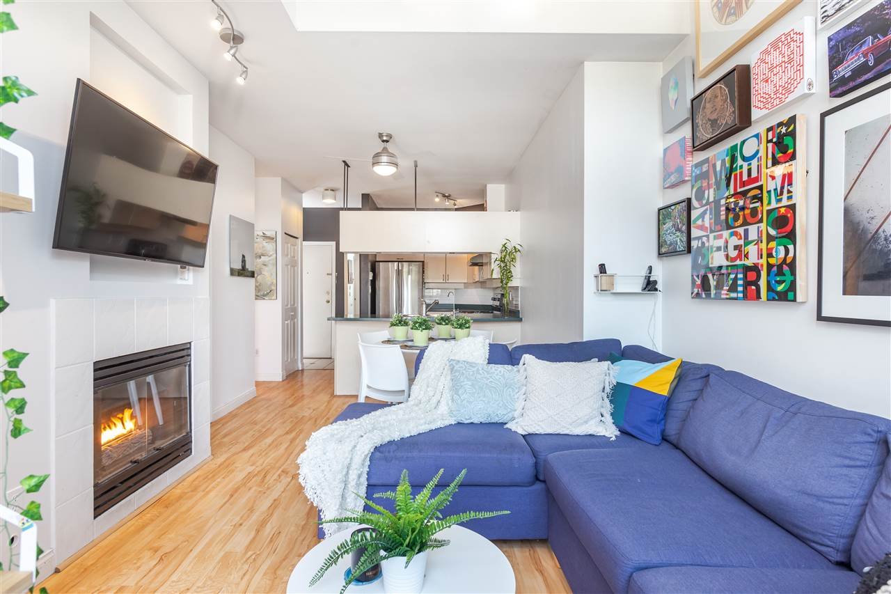 207-188 E 33rd Ave