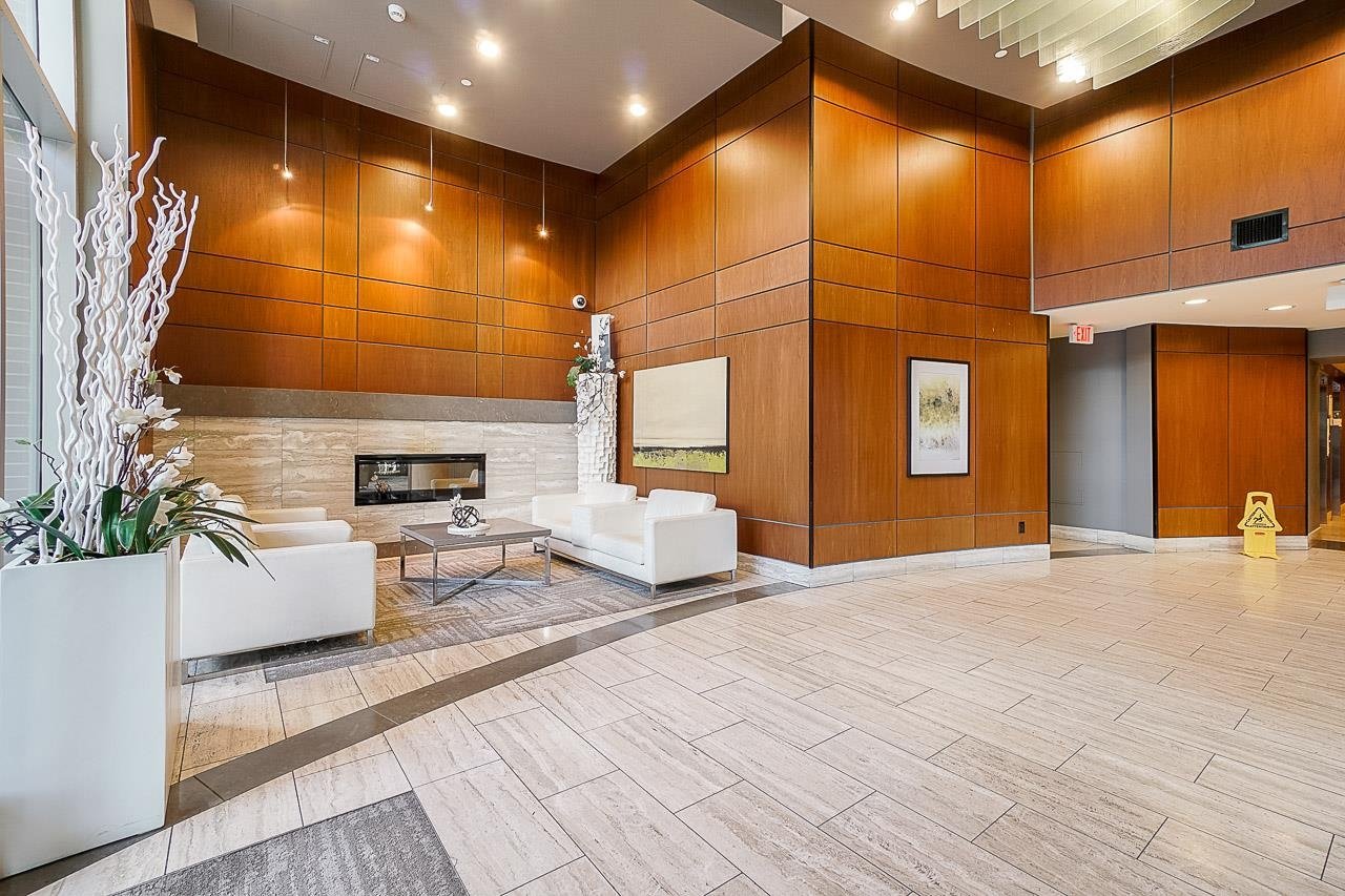 1205-3102 Windsor Gate