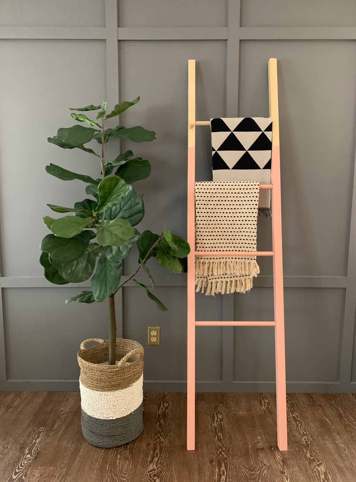 DIY Blanket Ladder