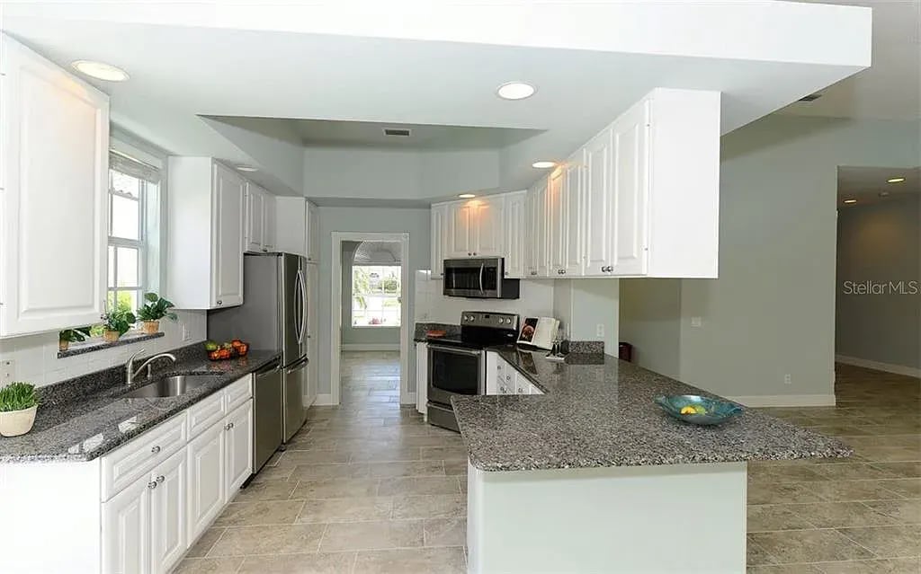 5885 Ferrara Dr