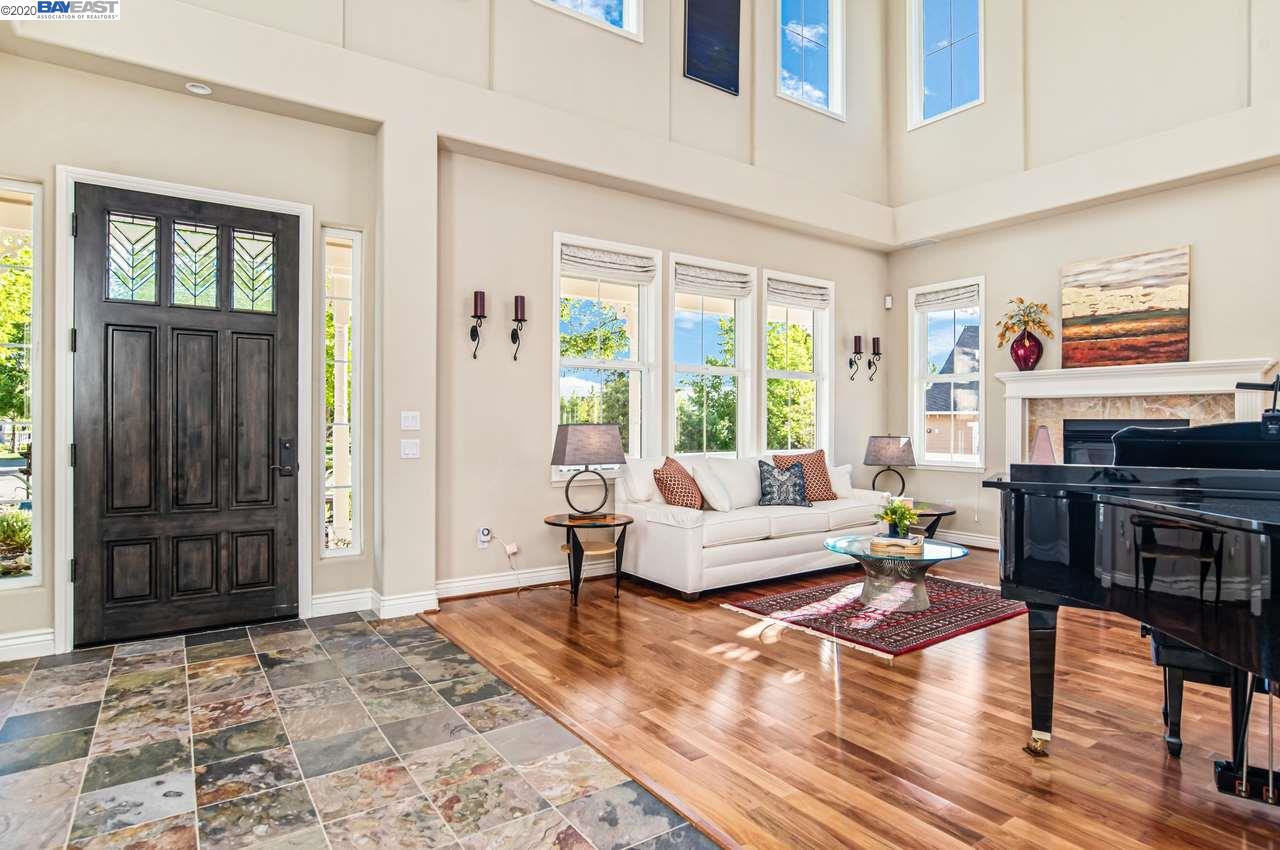 3174 Danielle Ct