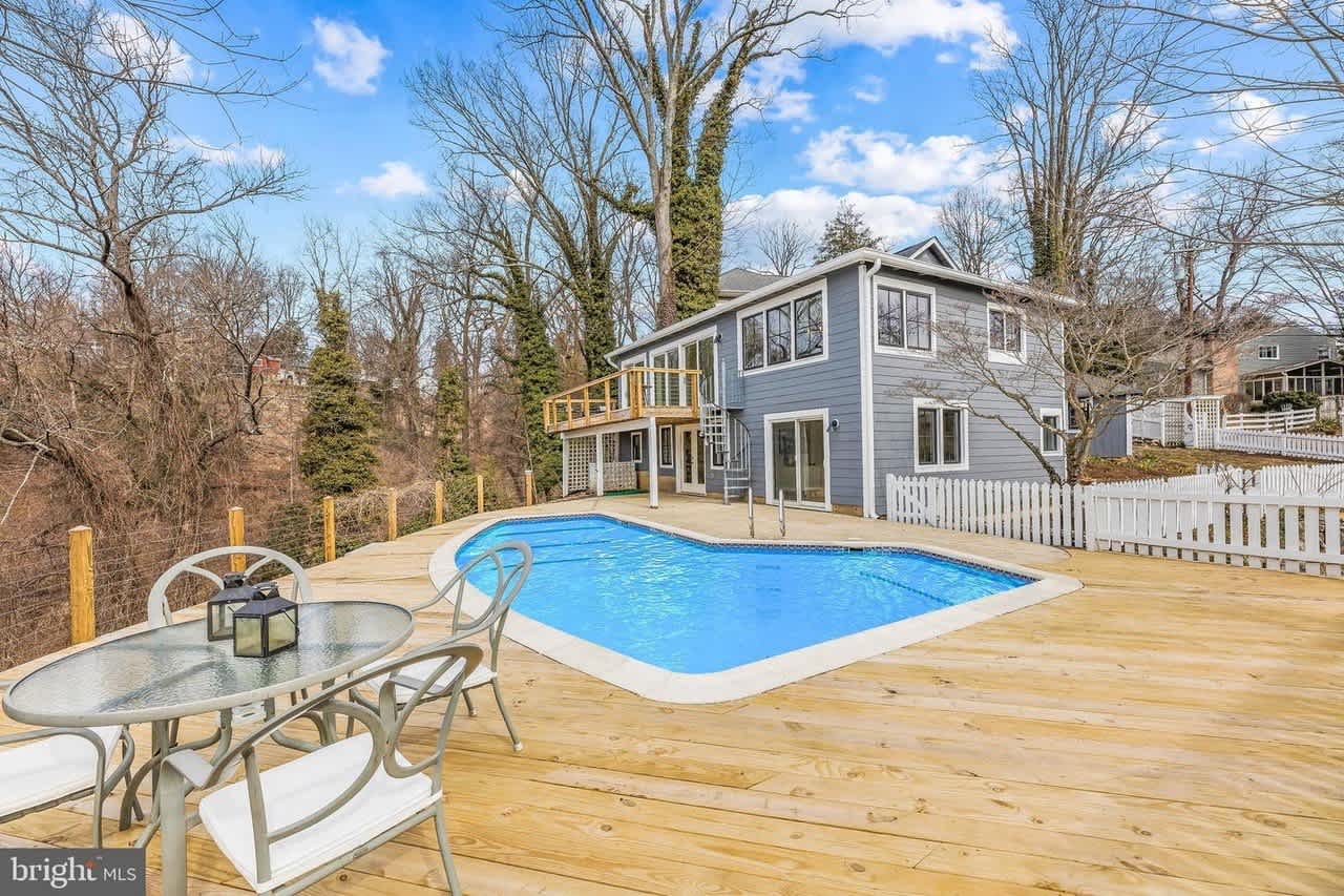 176 Old River Rd