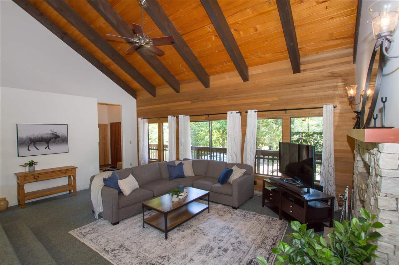 8123 Alpine Wy