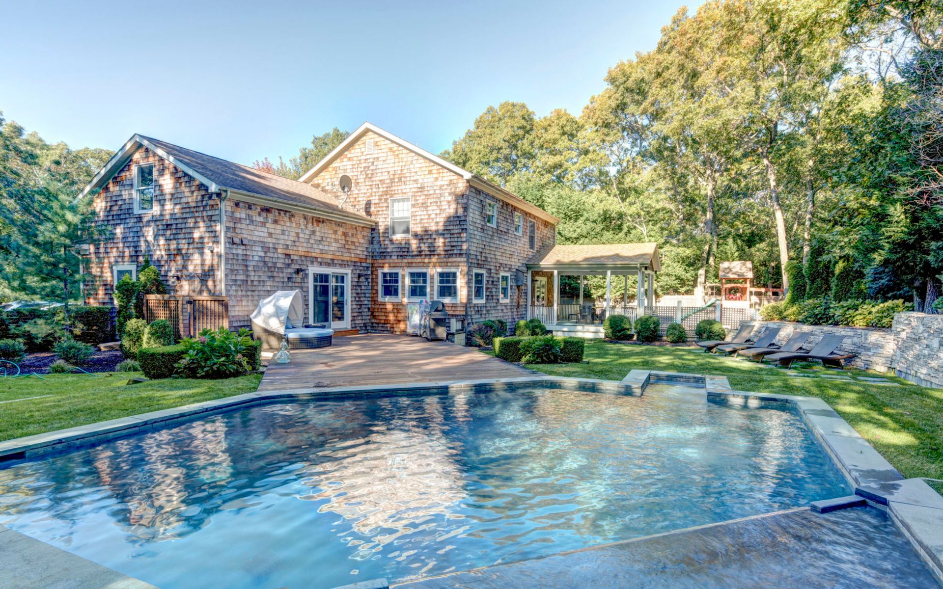 12 Bay View Ave
