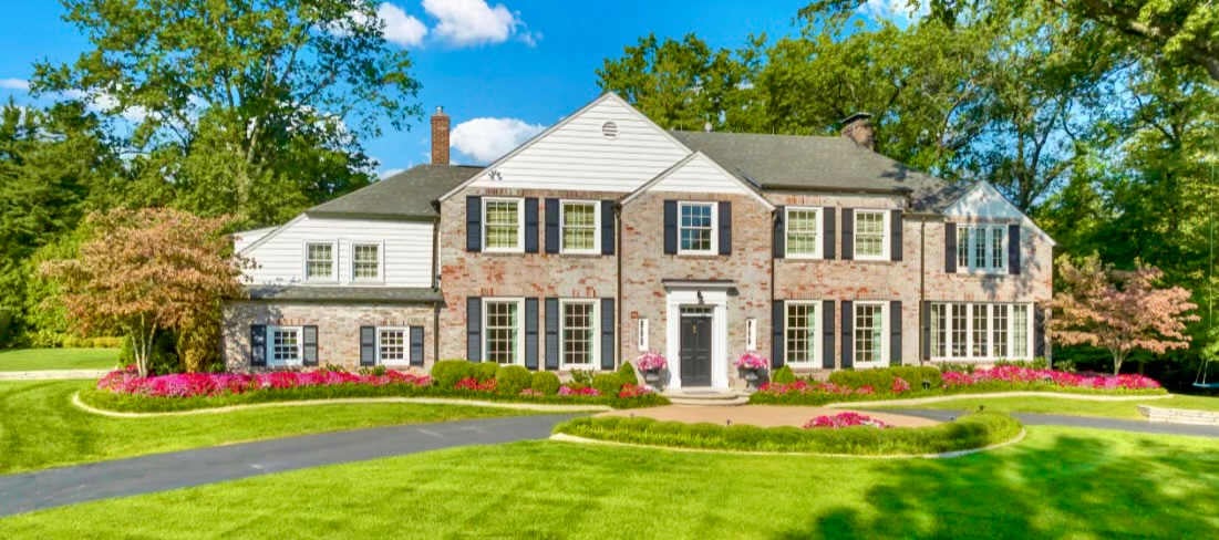 Sold Off-Market in Ladue on Coveted Briarcliff 