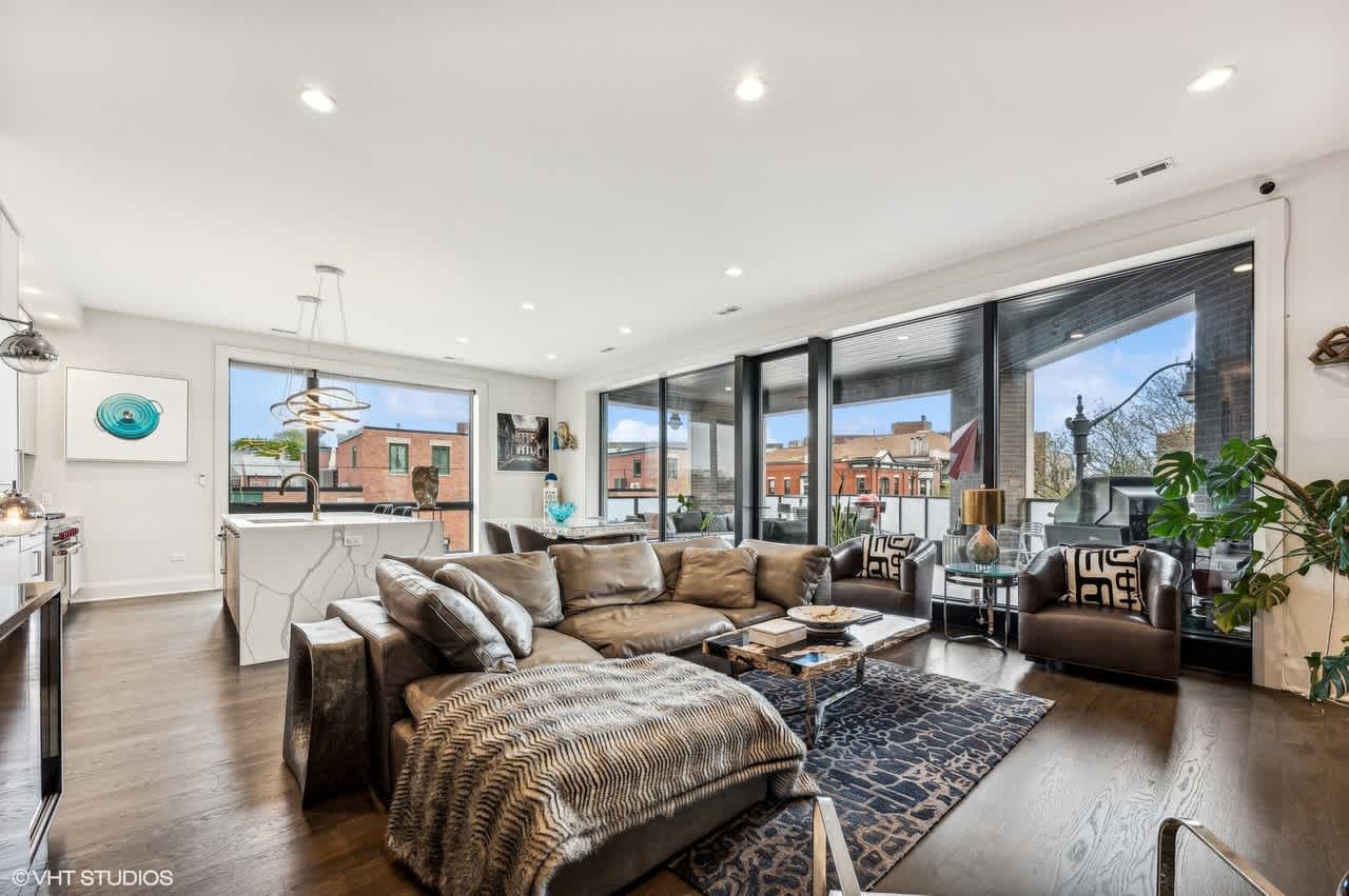 1110 W Schubert