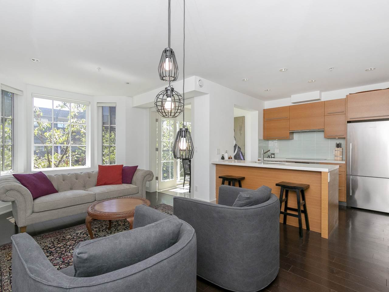 202-4463 W 10th Ave