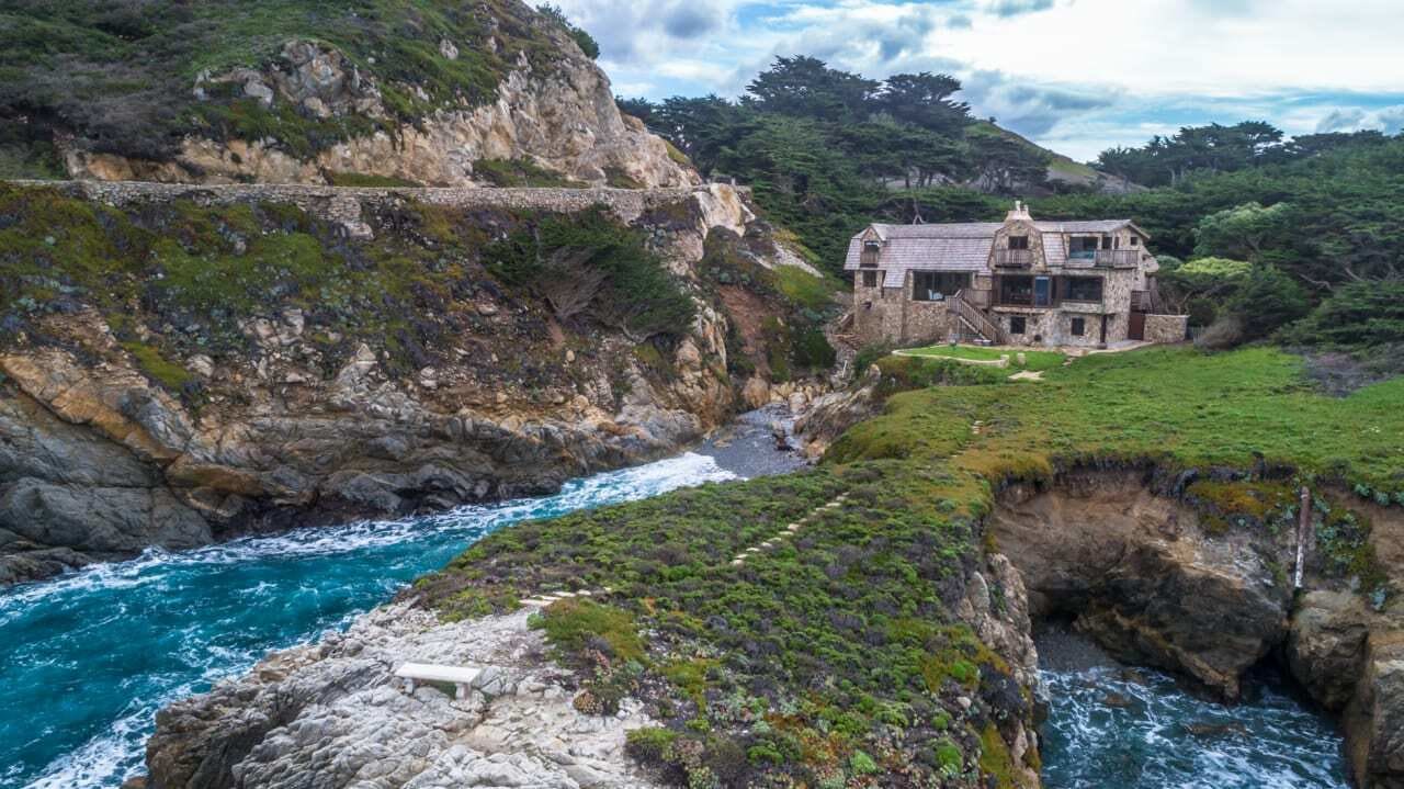 CARMEL HIGHLANDS LUXURY RENTAL - "SHIPROCK"