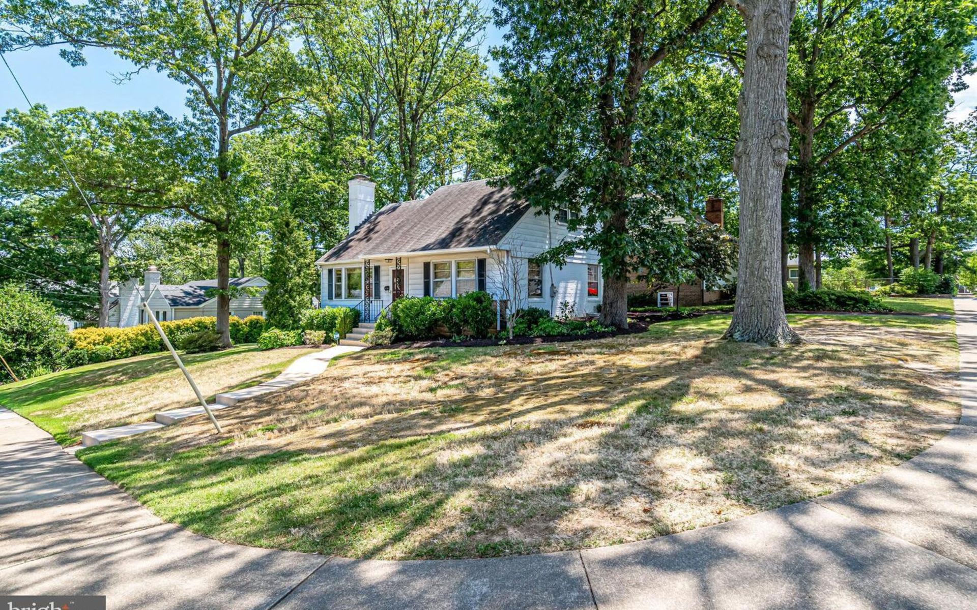 610 Crestwood Dr