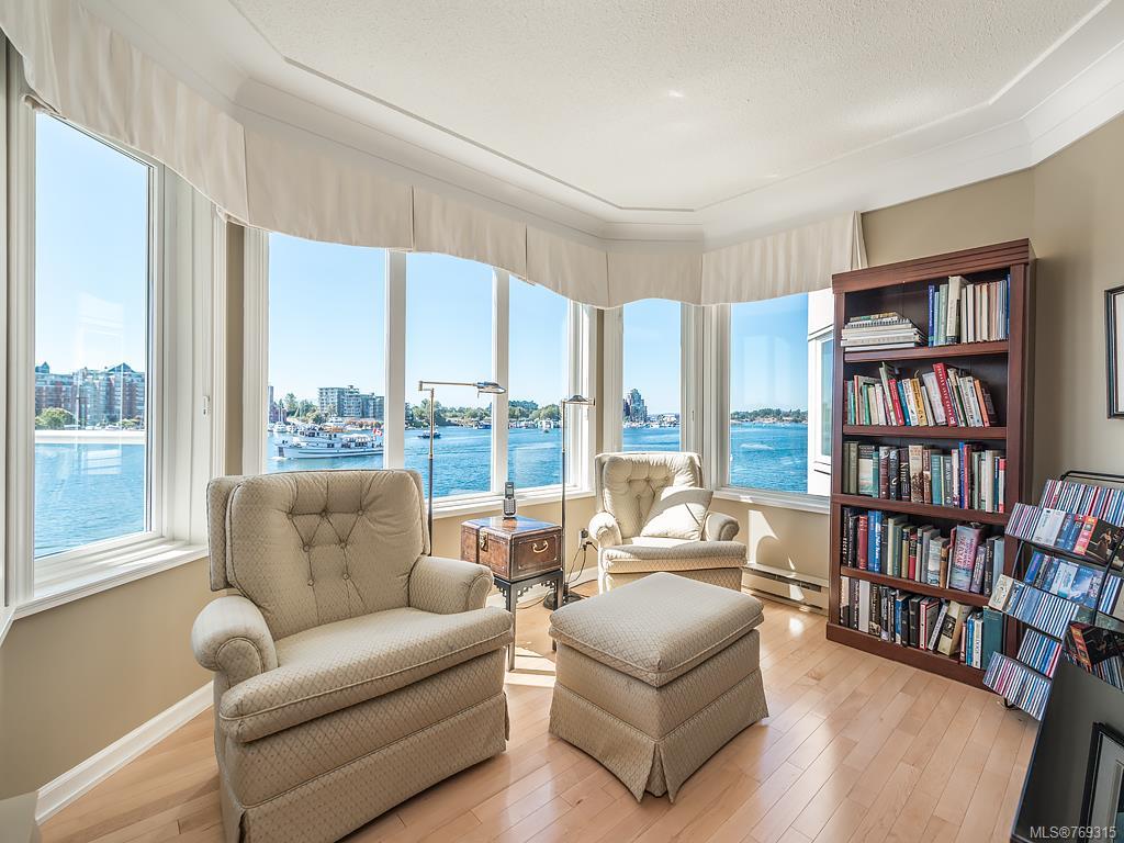 202-55 Songhees Rd