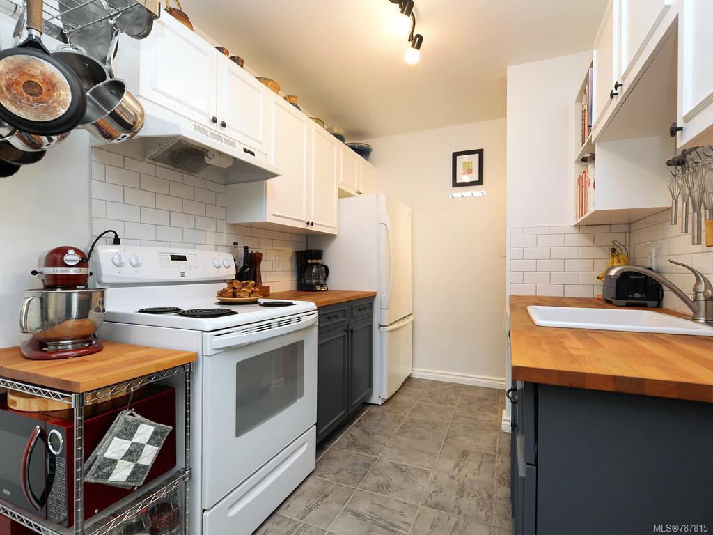 102-2520 Wark St, Victoria
