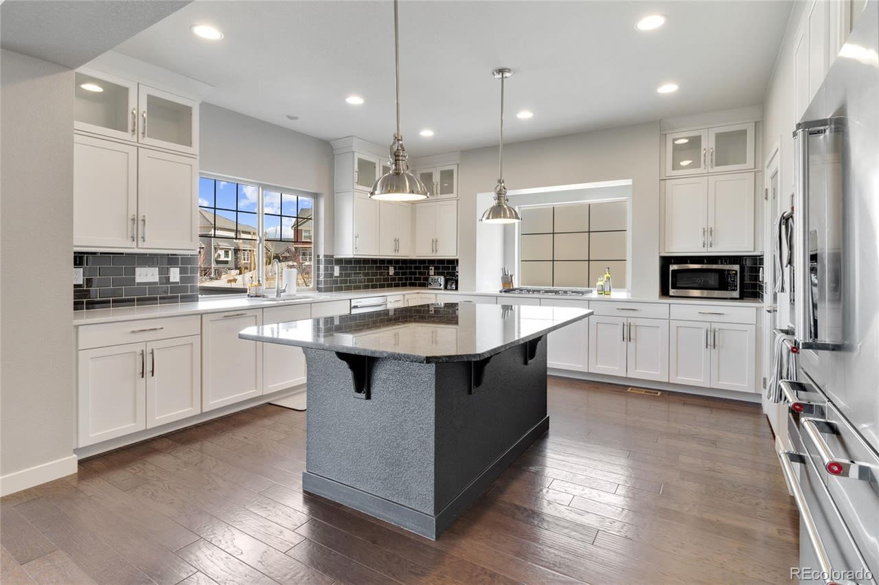 825 Longs Peak Dr
