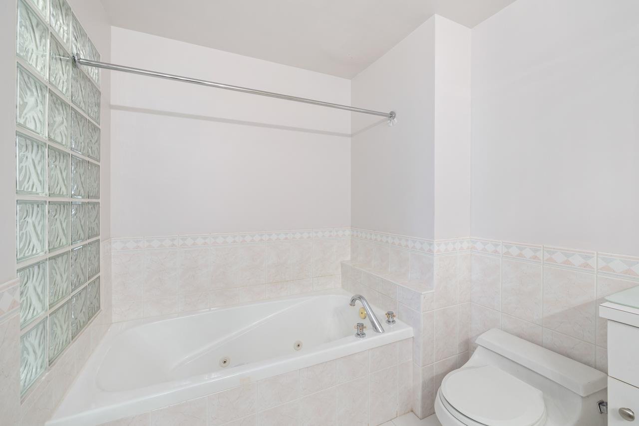 7F-6128 Patterson Ave