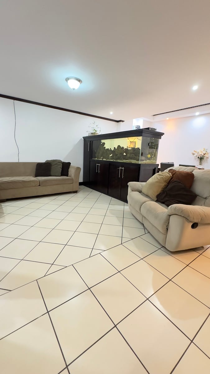 Colonial Residence With Jacuzzi, Curridabat, San Jose