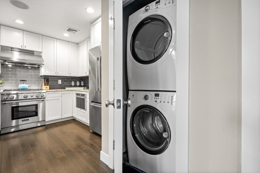 309 E Street, #22