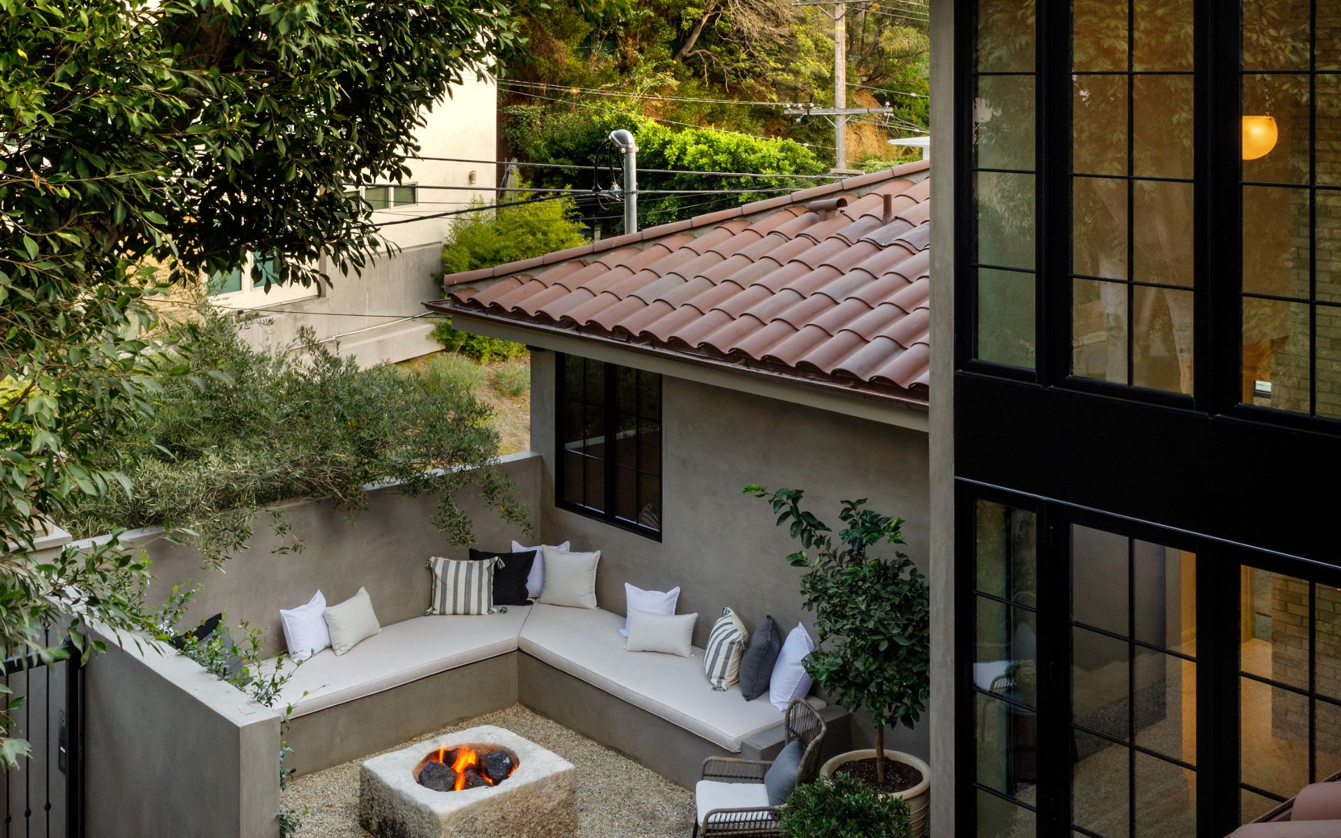 1549 N Doheny Drive