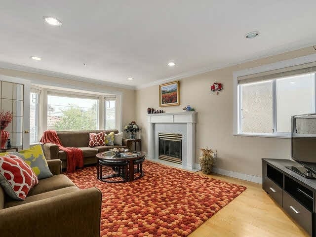 2761 W 23rd Ave