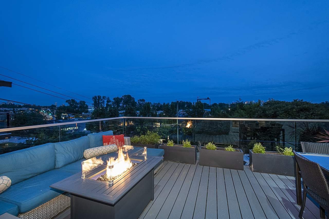 1140 W 17 St