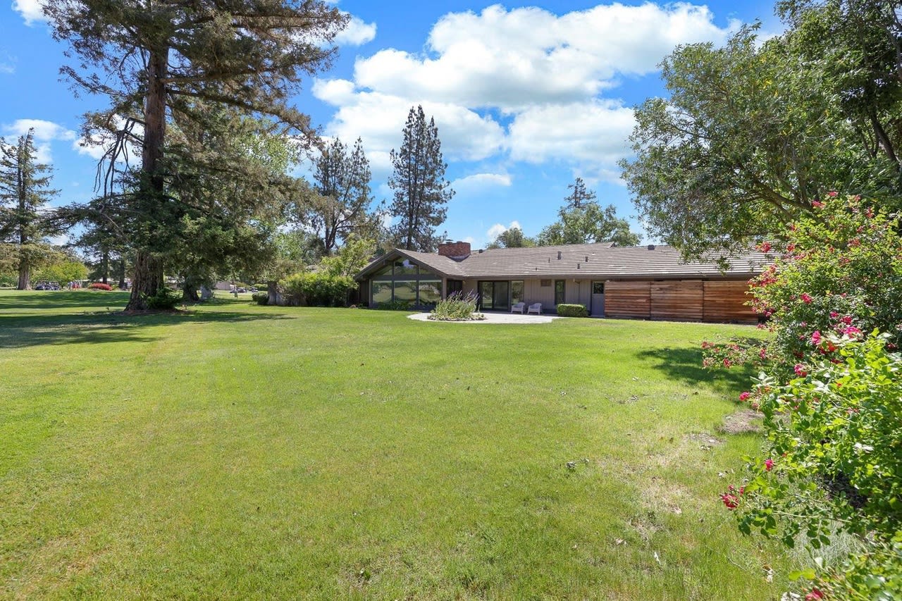 44506 Clubhouse Drive