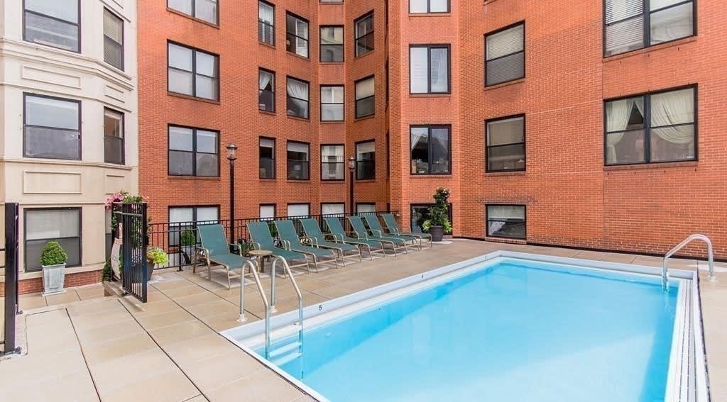 390 Commonwealth Ave, #PH5