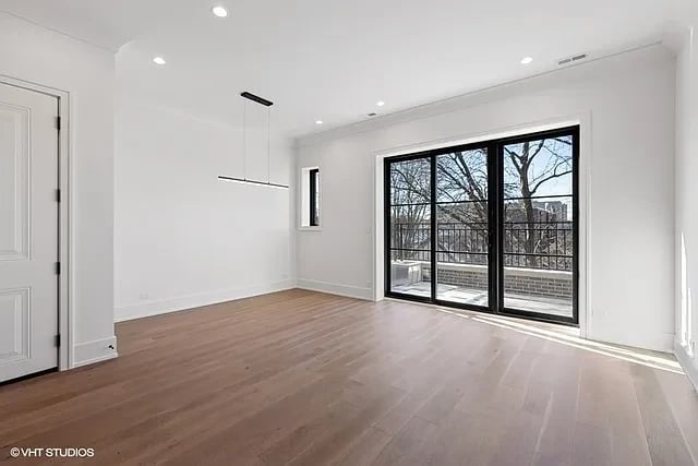 2541 N Wayne Ave., Unit 2S
