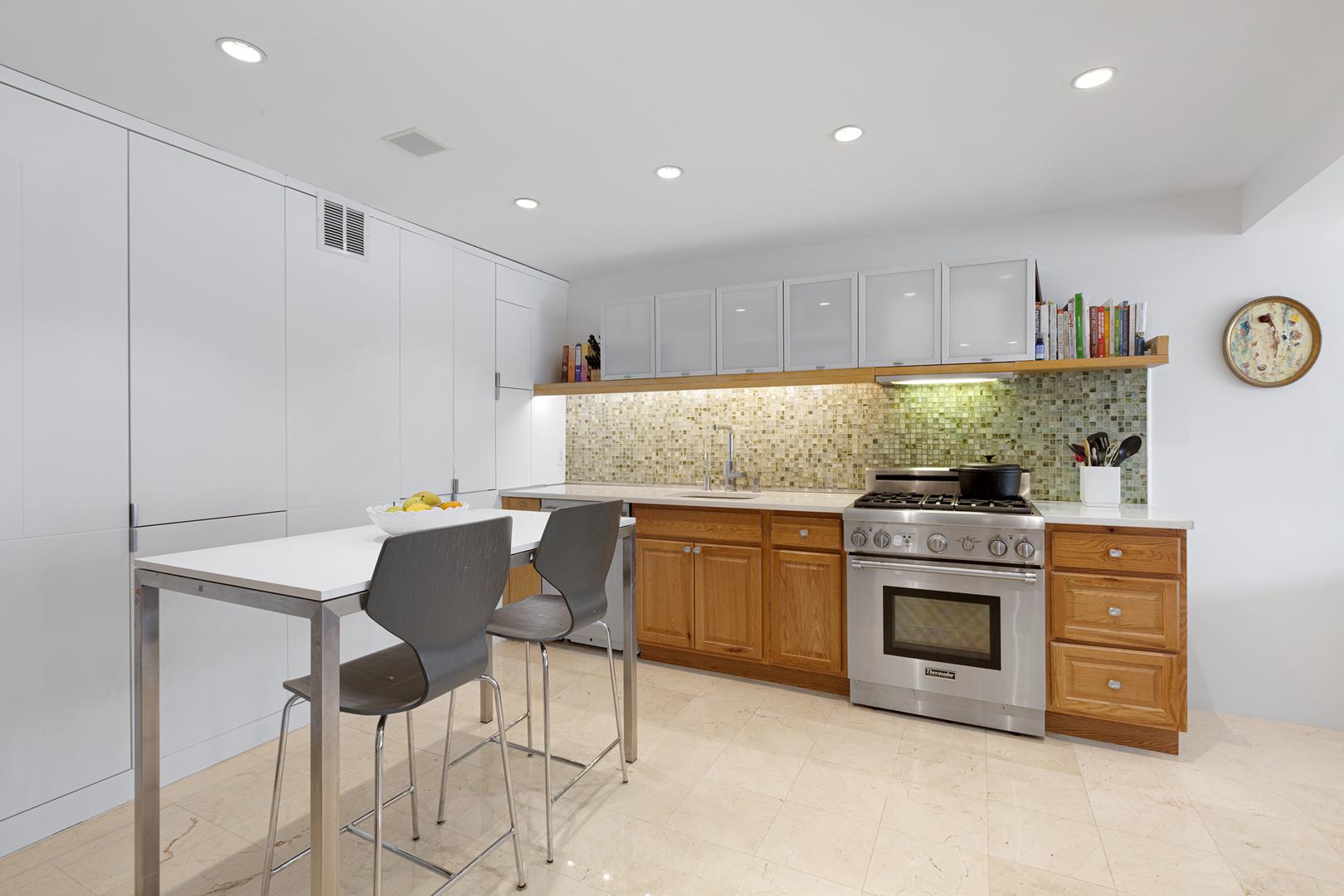 420 East 64th Street, Apt W-10FG