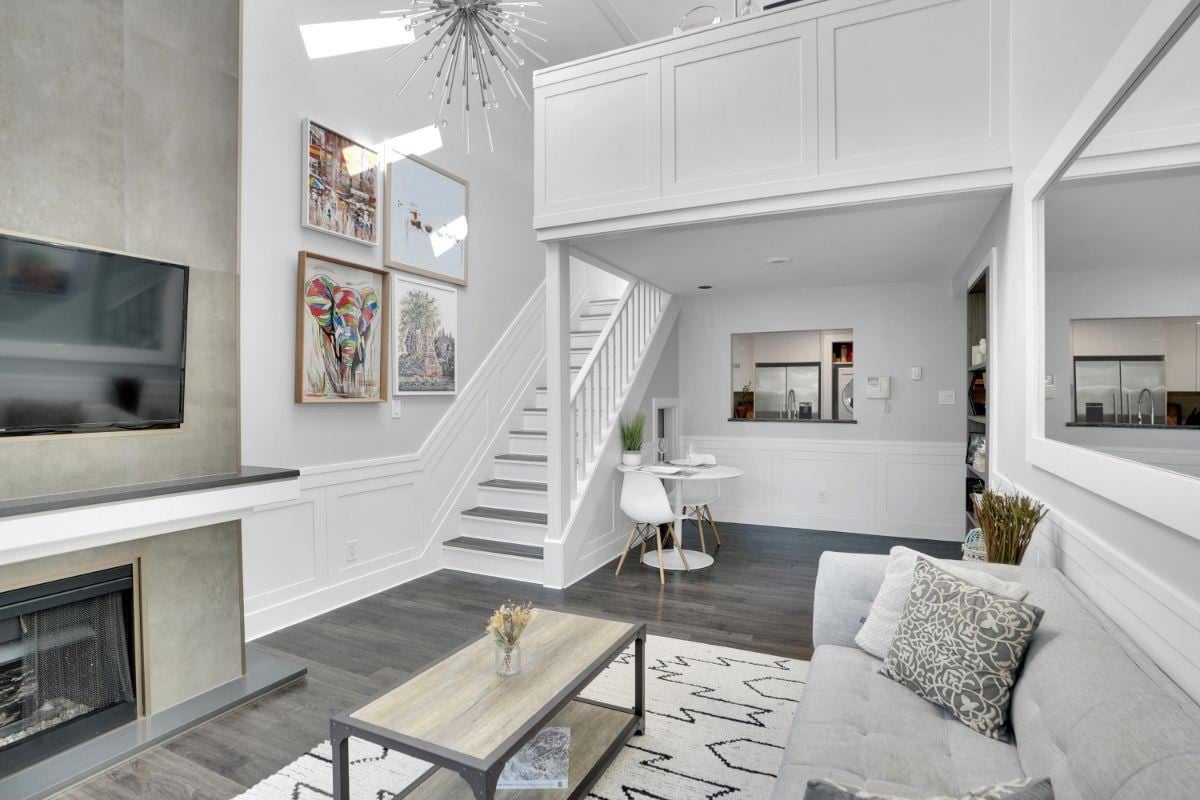 303-1702 Chesterfield Avenue, North Vancouver
