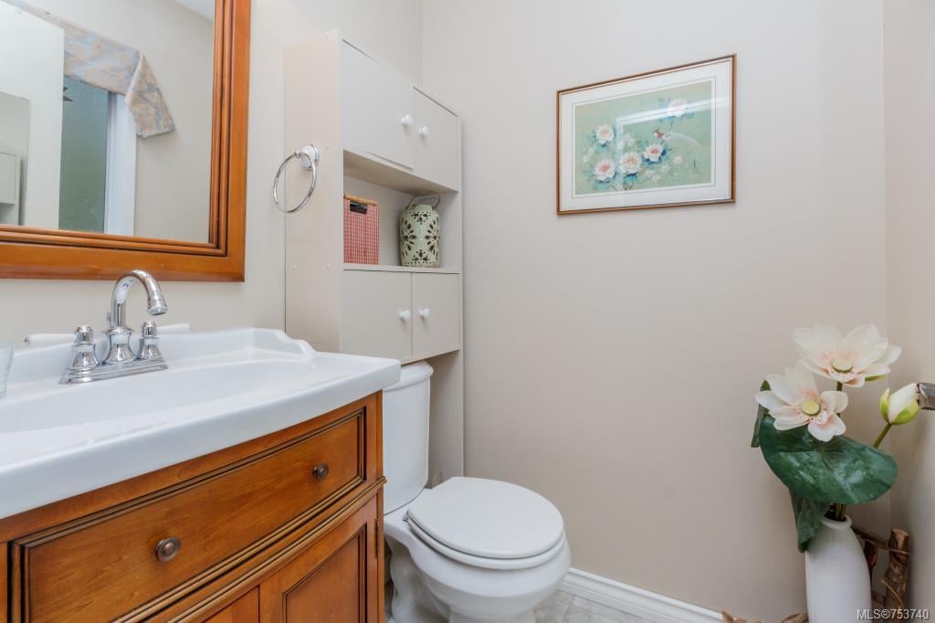 732 Thomasset Pl, Langford