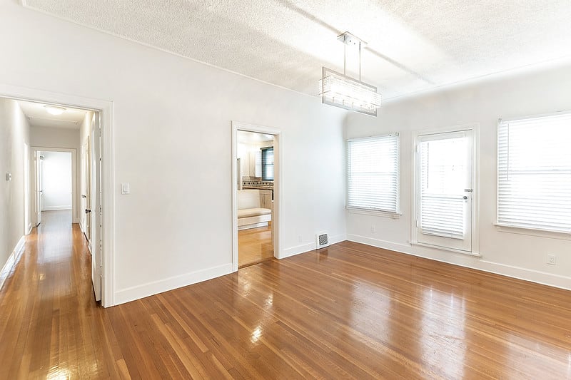143 S Mansfield