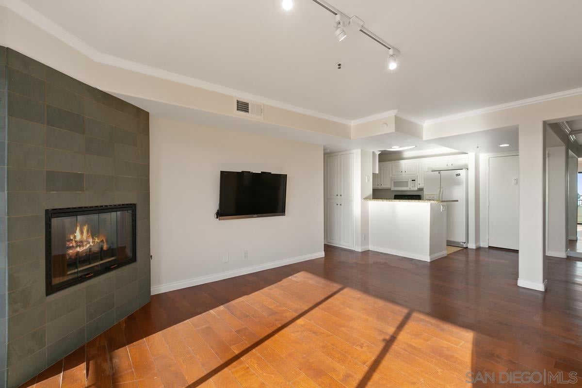 5726 La Jolla Blvd #206