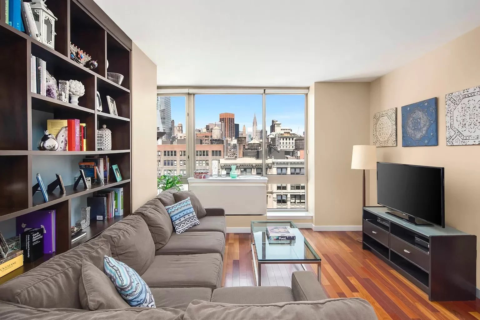 121 E 23rd St #18C