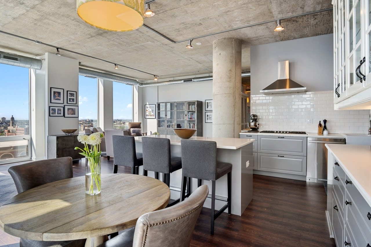 700 N Larrabee St, #1115
