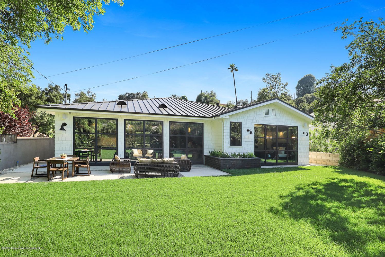 217 Lamour Dr