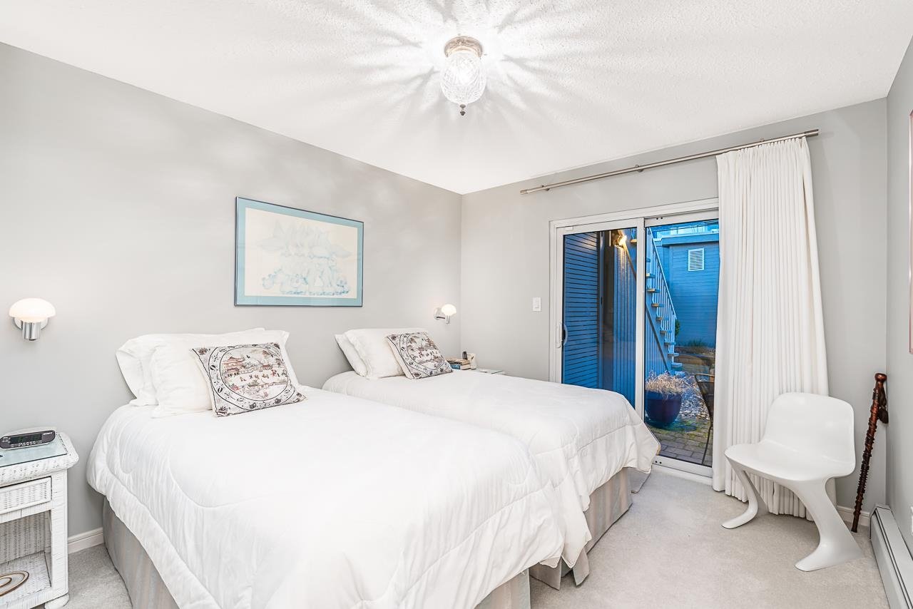 2343 Bellevue Ave