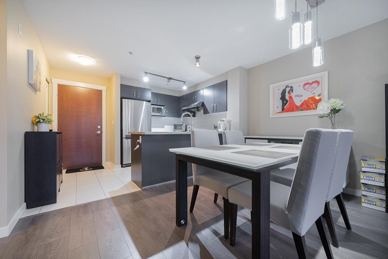 206-9288 Odlin Rd