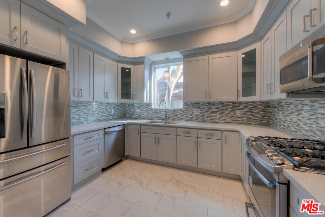 11909 Laurelwood Dr