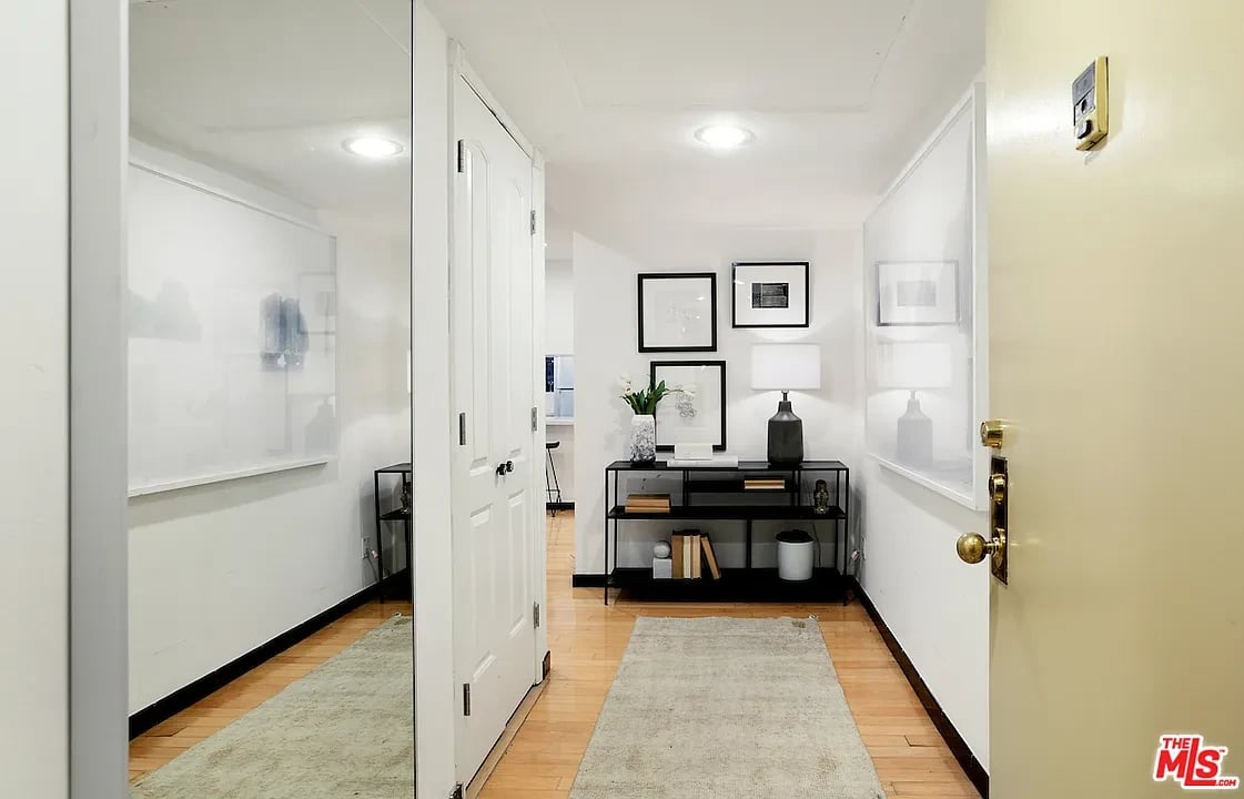 1010 Palm Ave APT#102, W