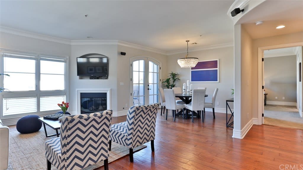 12026 Hoffman St #401