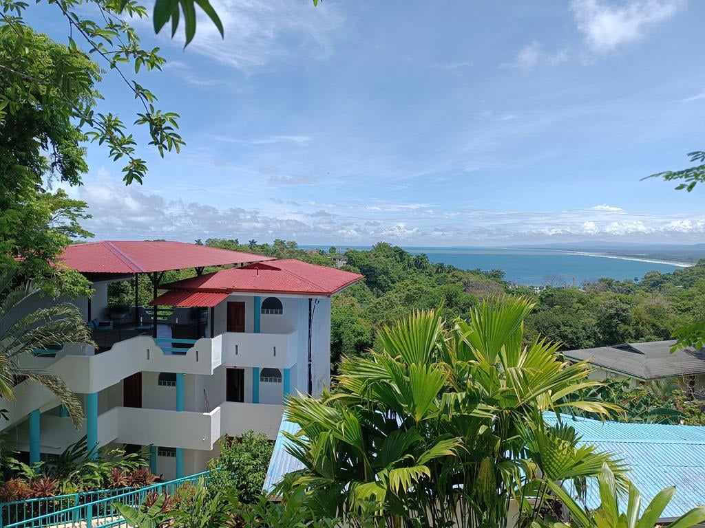 Iconic Ocean View Hotel In Manuel Antonio 