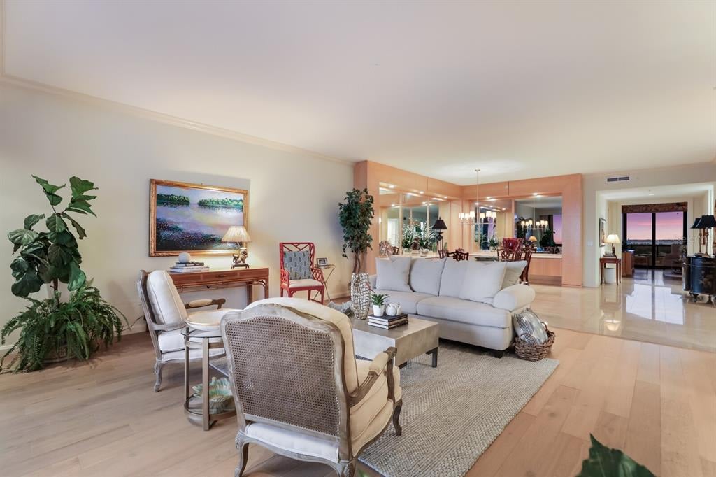 415 L Ambiance Dr, #C504