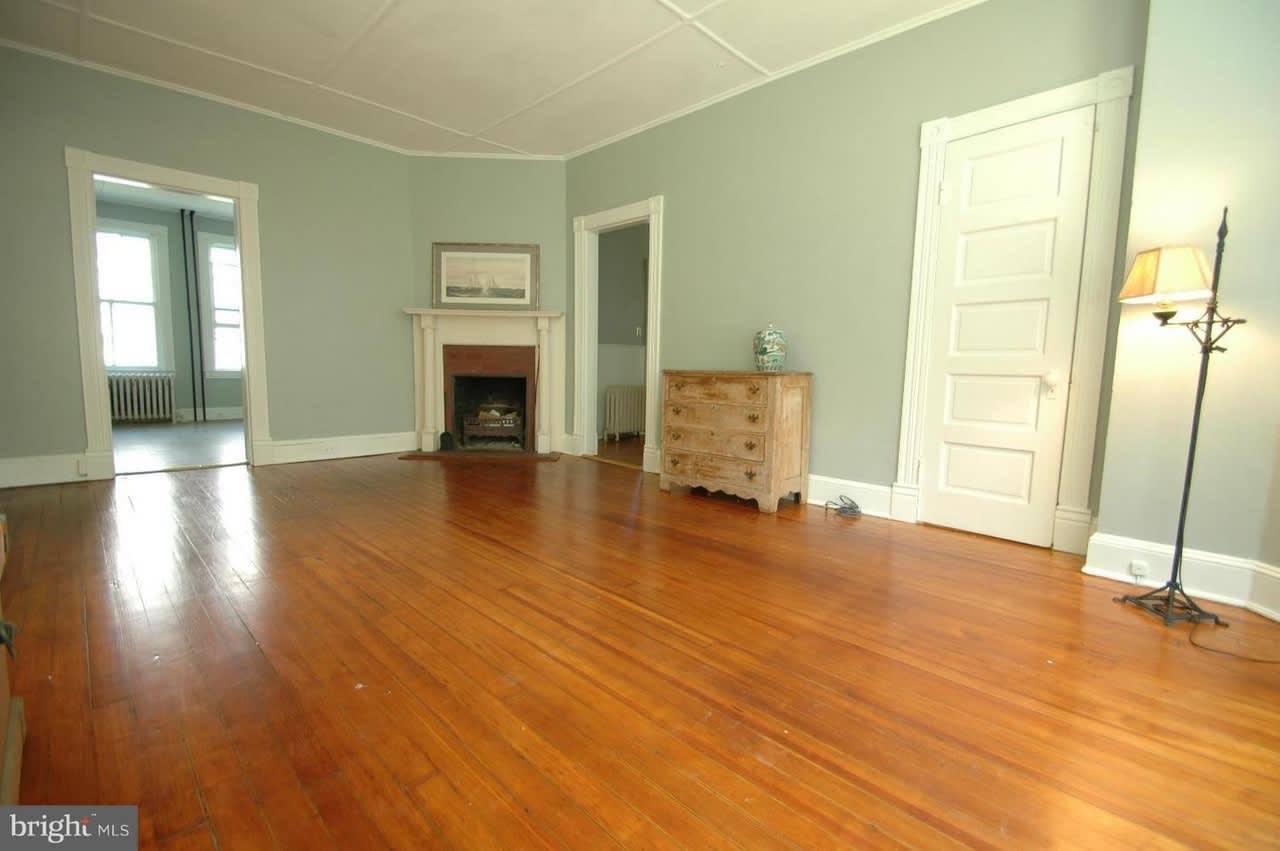 7 Gladden Rd
