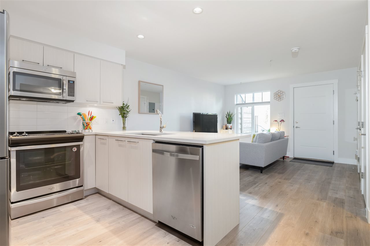 102-7180 Barnet Rd