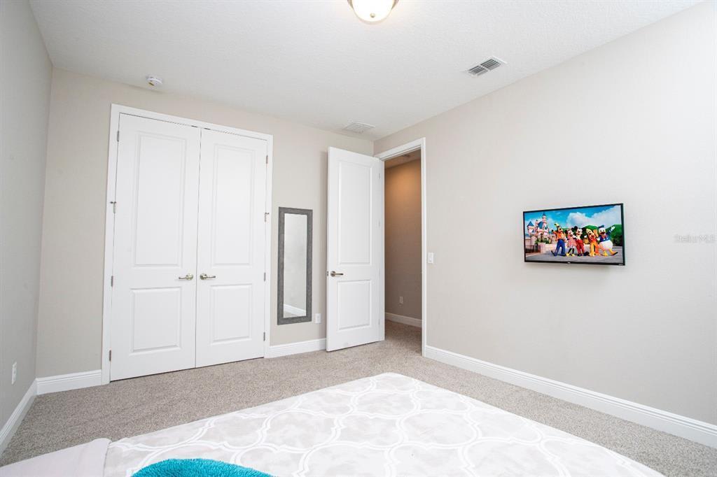 8252 Ludington Cir